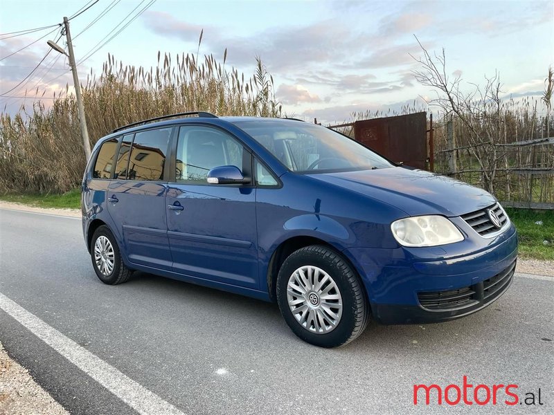 2004' Volkswagen Touran photo #1