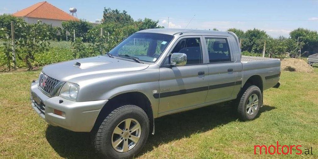 2003' Mitsubishi L200 photo #2