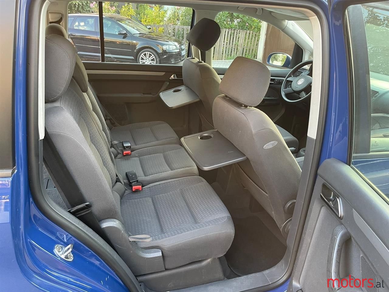 2005' Volkswagen Touran photo #6