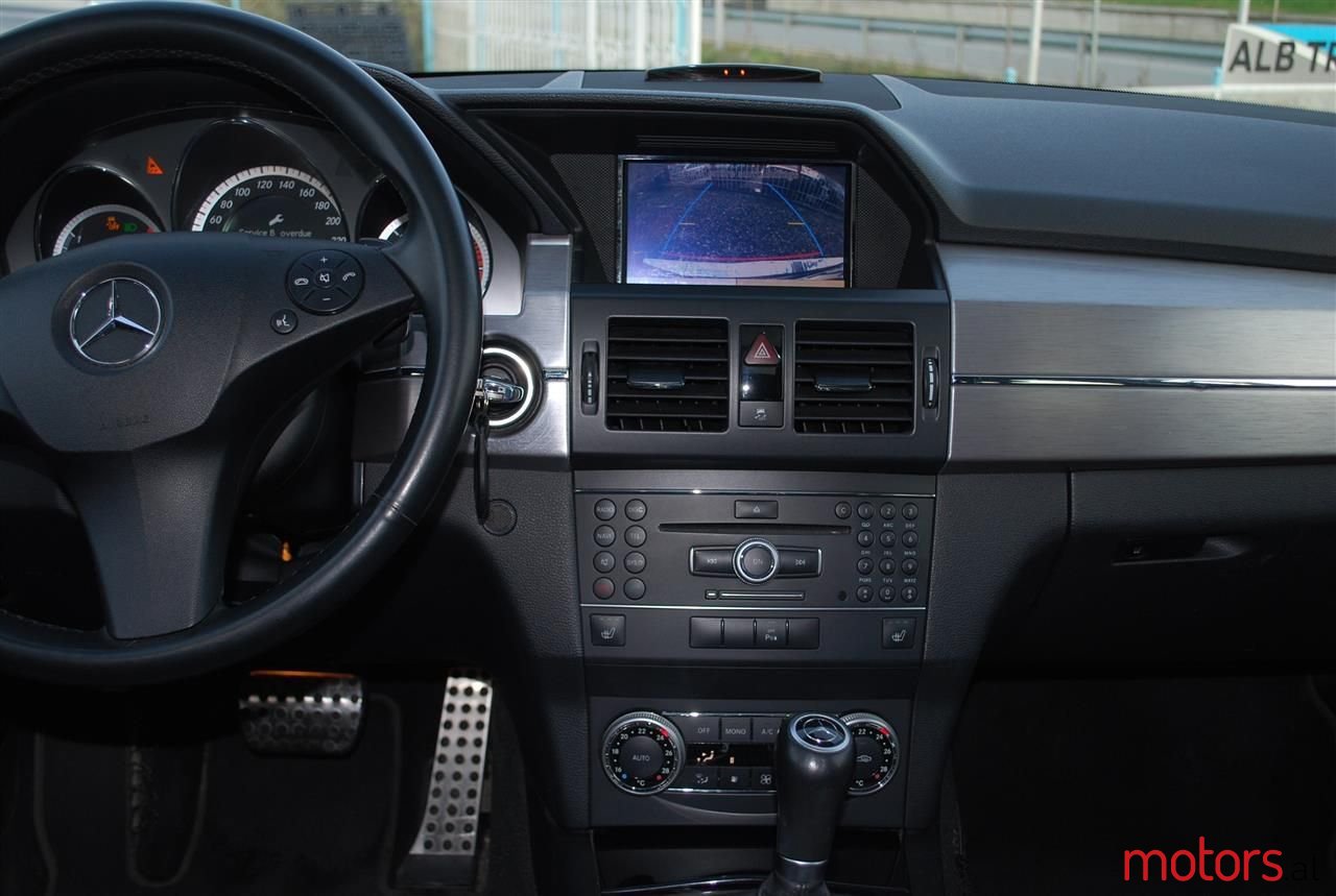 2010' Mercedes-Benz GLK 250 photo #2