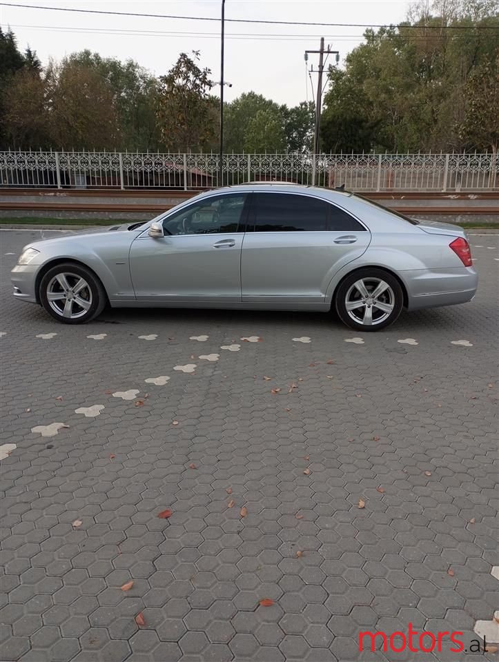 2011' Mercedes-Benz S 350 photo #2