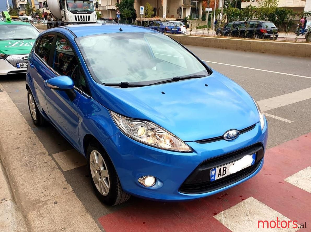 2010' Ford Focus photo #1