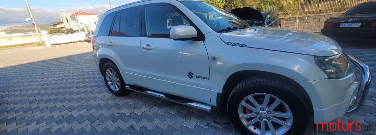 2009' Suzuki Grand Vitara photo #1