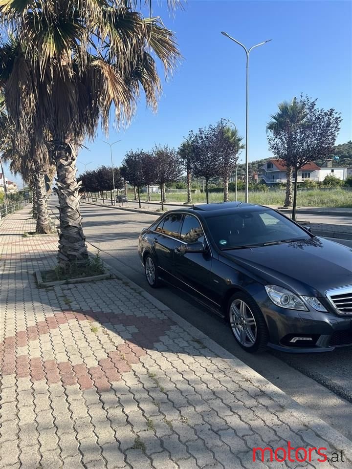 2010' Mercedes-Benz E 350 photo #6