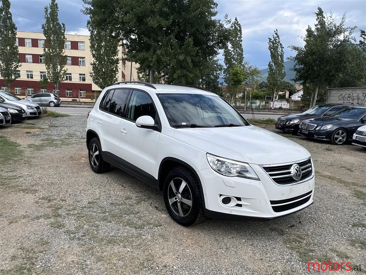 2008' Volkswagen Tiguan photo #1