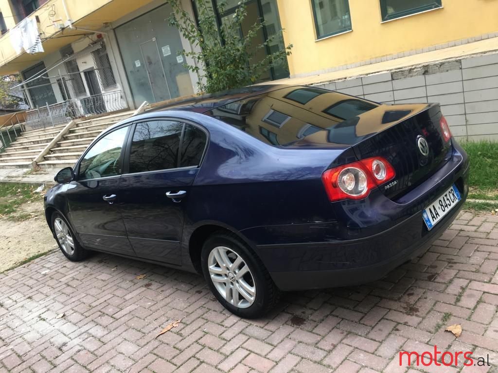 2006' Volkswagen Passat photo #2