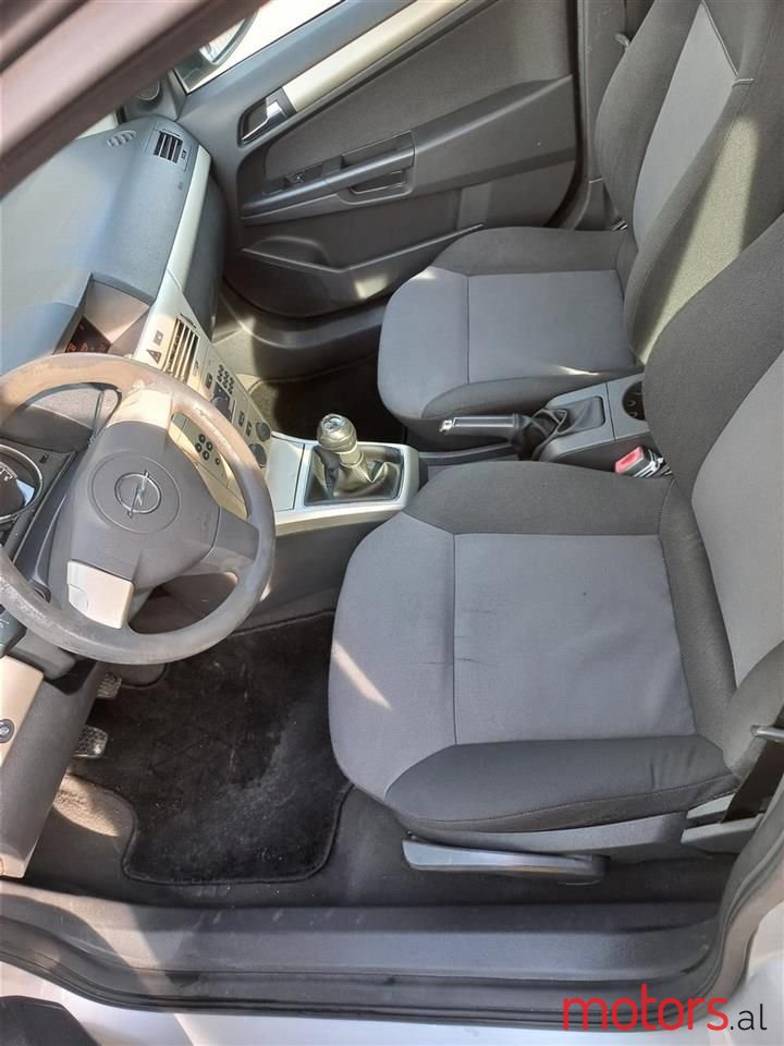 2008' Opel Astra photo #3