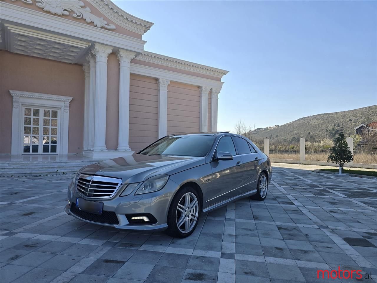 2010' Mercedes-Benz E 350 photo #1