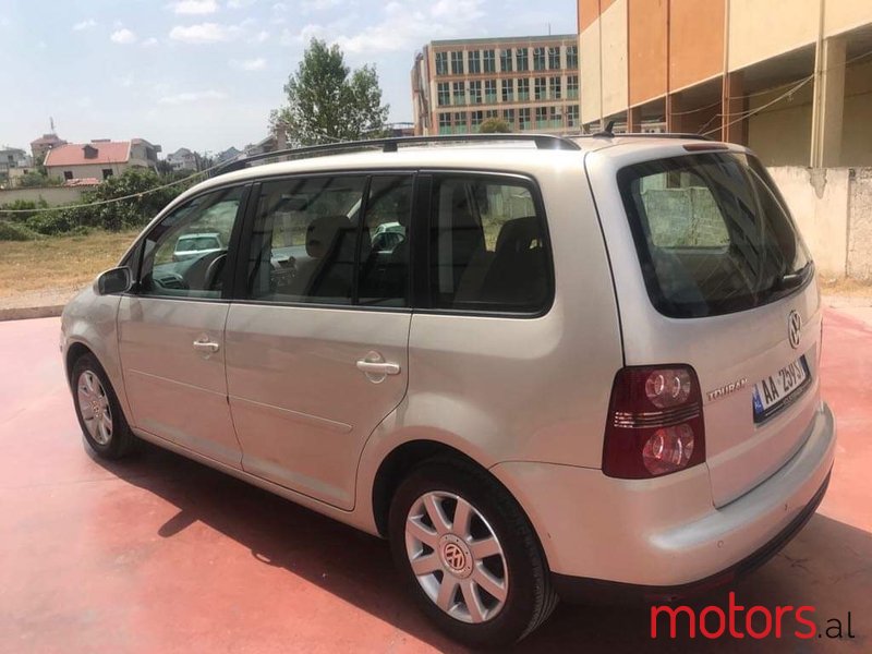 2008' Volkswagen Touran 2019 photo #4