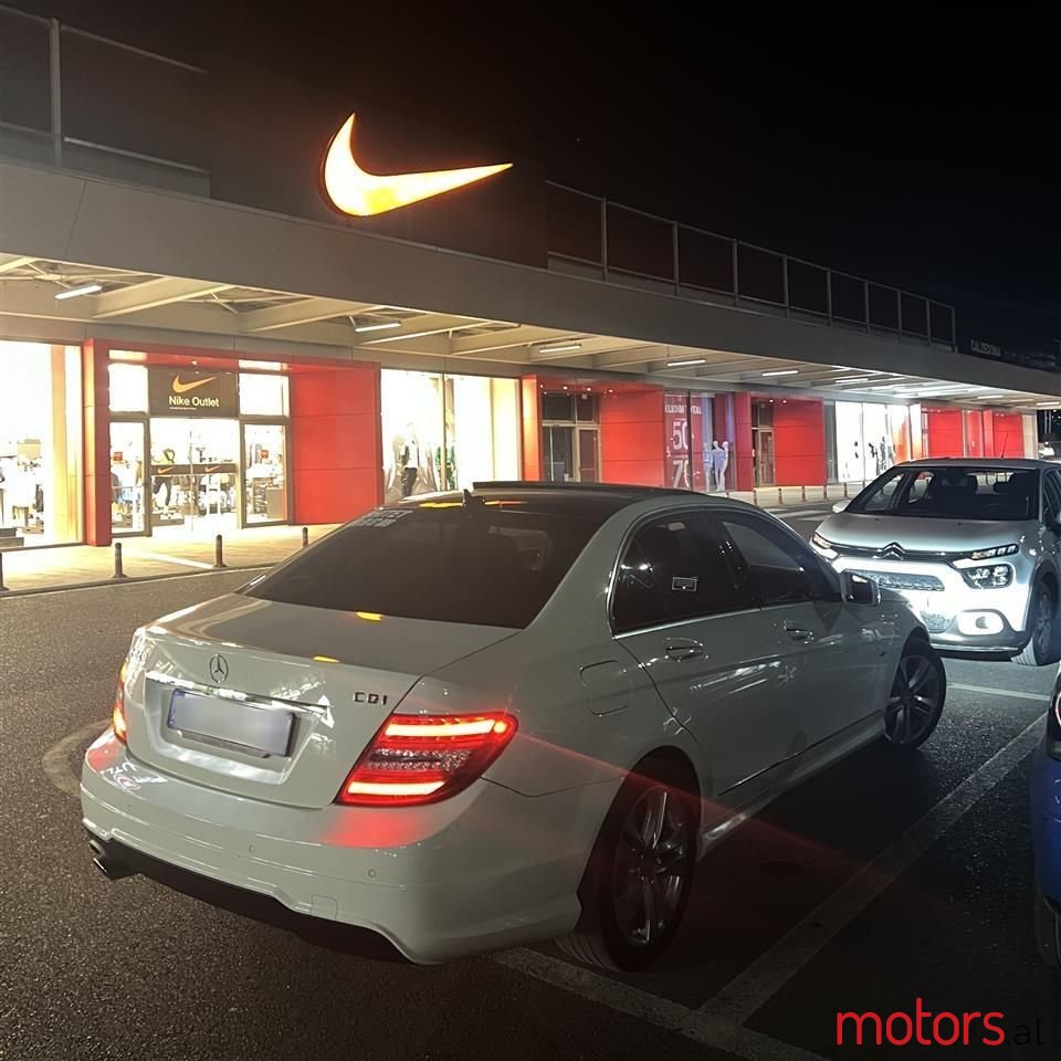 2012' Mercedes-Benz C 220 photo #4