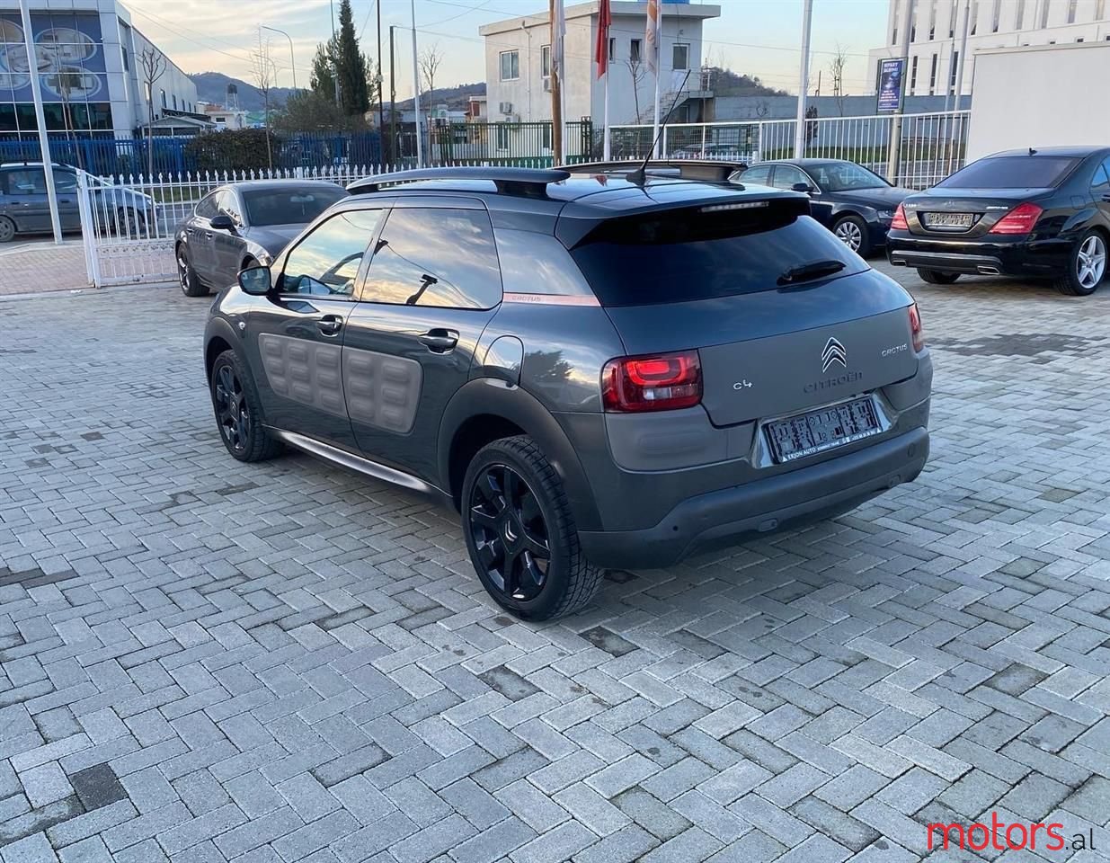 2014' Citroen C4 photo #4