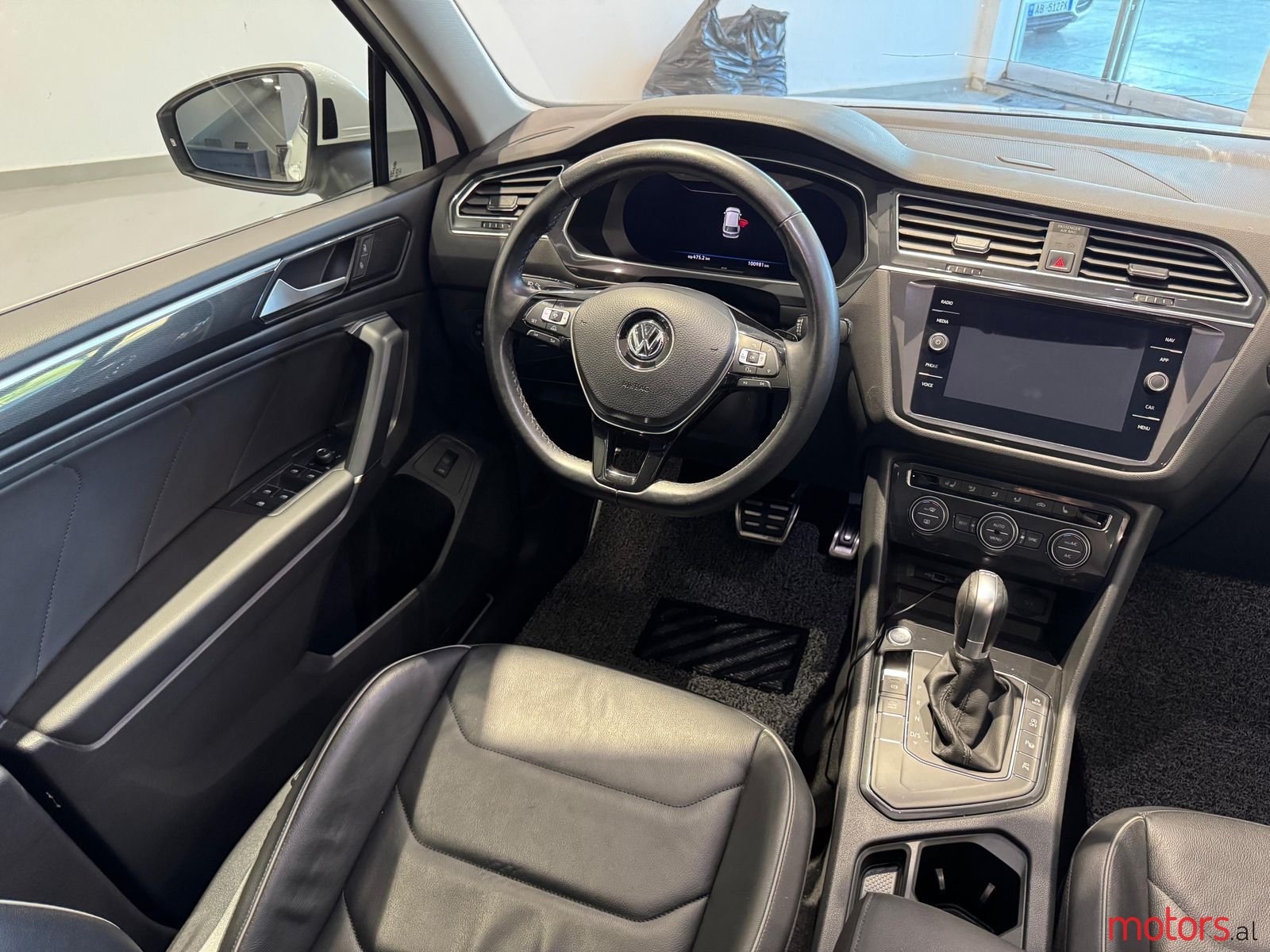 2018' Volkswagen Tiguan photo #6
