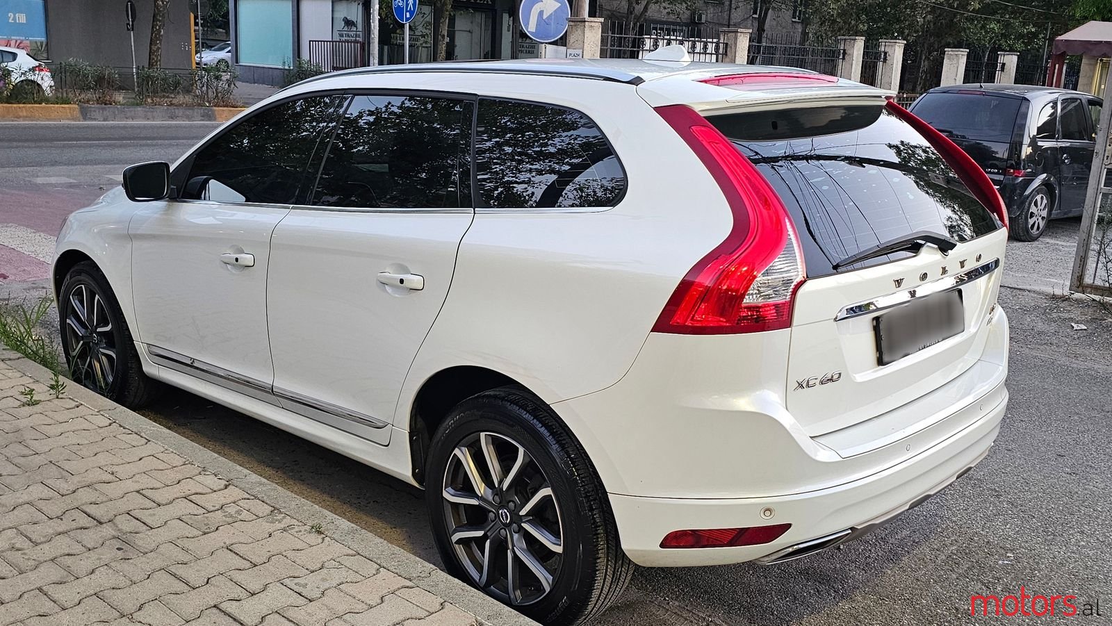 2017' Volvo Xc 60 photo #5