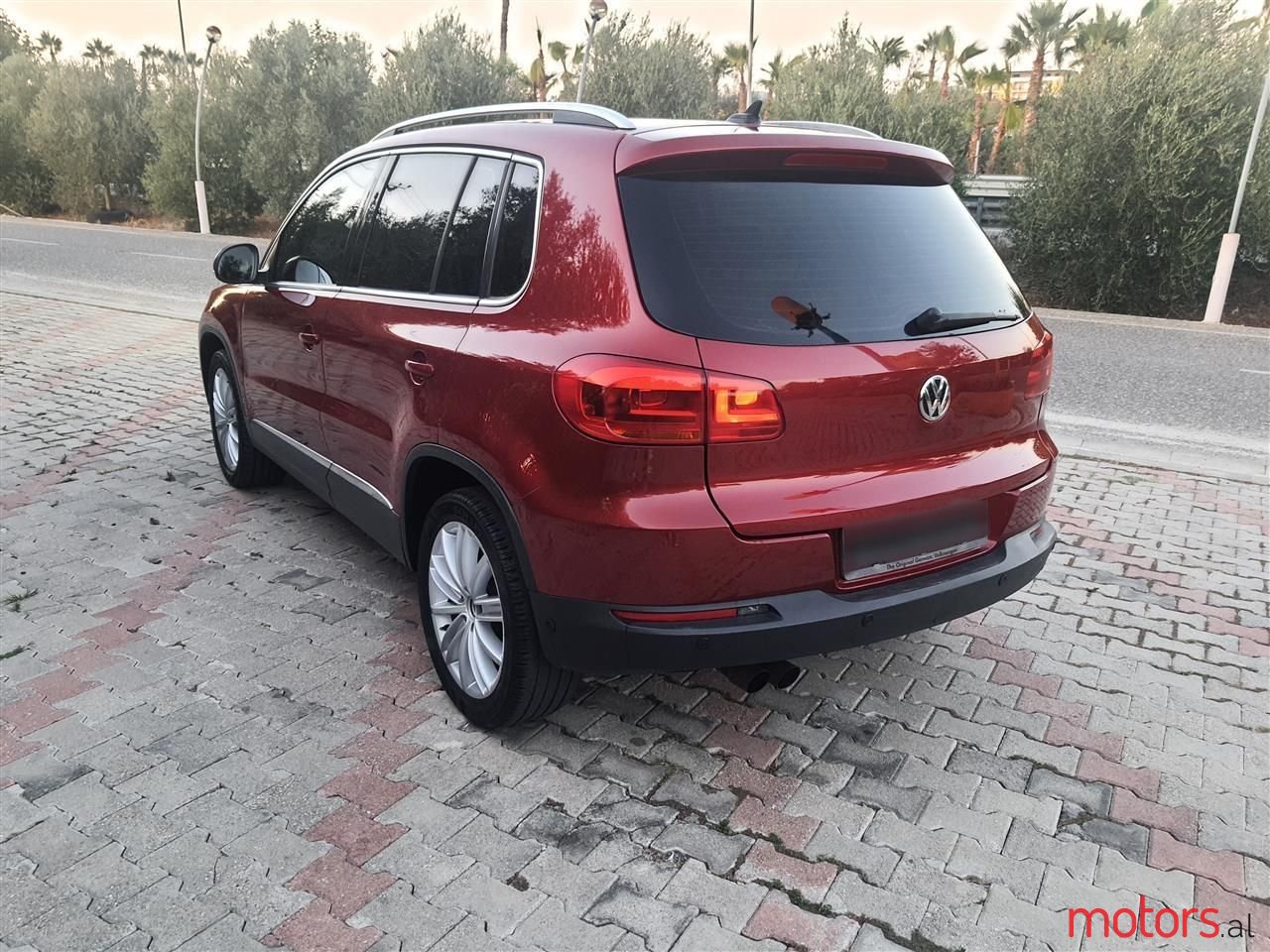 2012' Volkswagen Tiguan photo #4