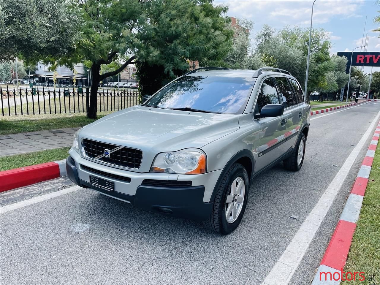 2004' Volvo Xc 90 photo #2