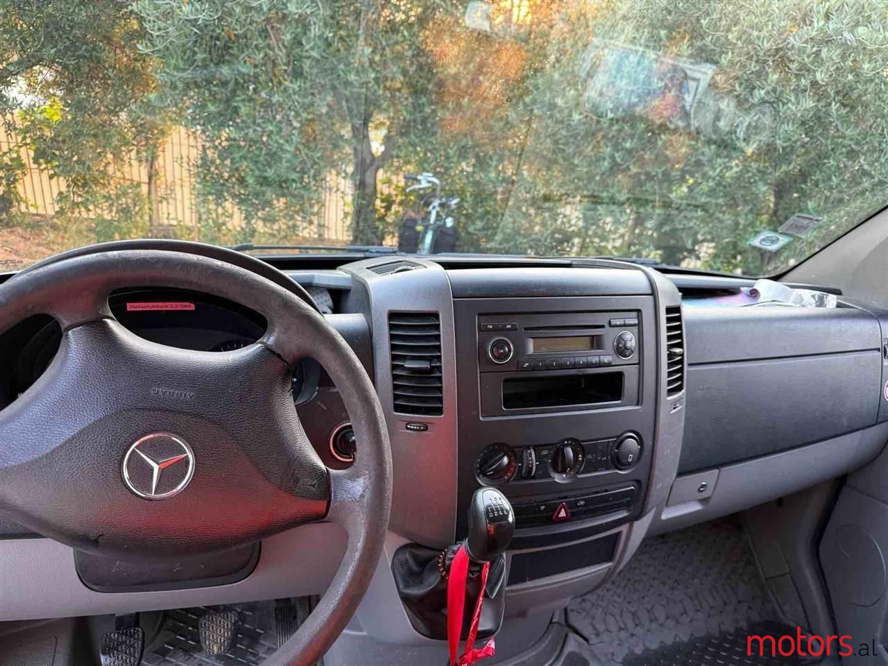 2009' Mercedes-Benz Sprinter photo #4