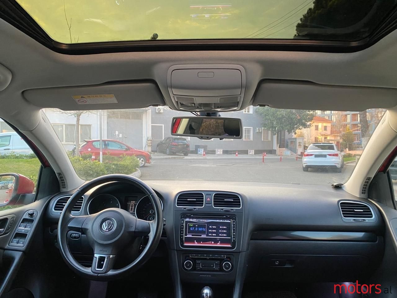 2012' Volkswagen Golf photo #6