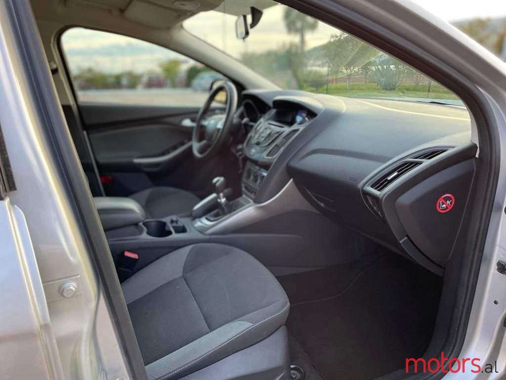 2011' Ford Focus photo #5