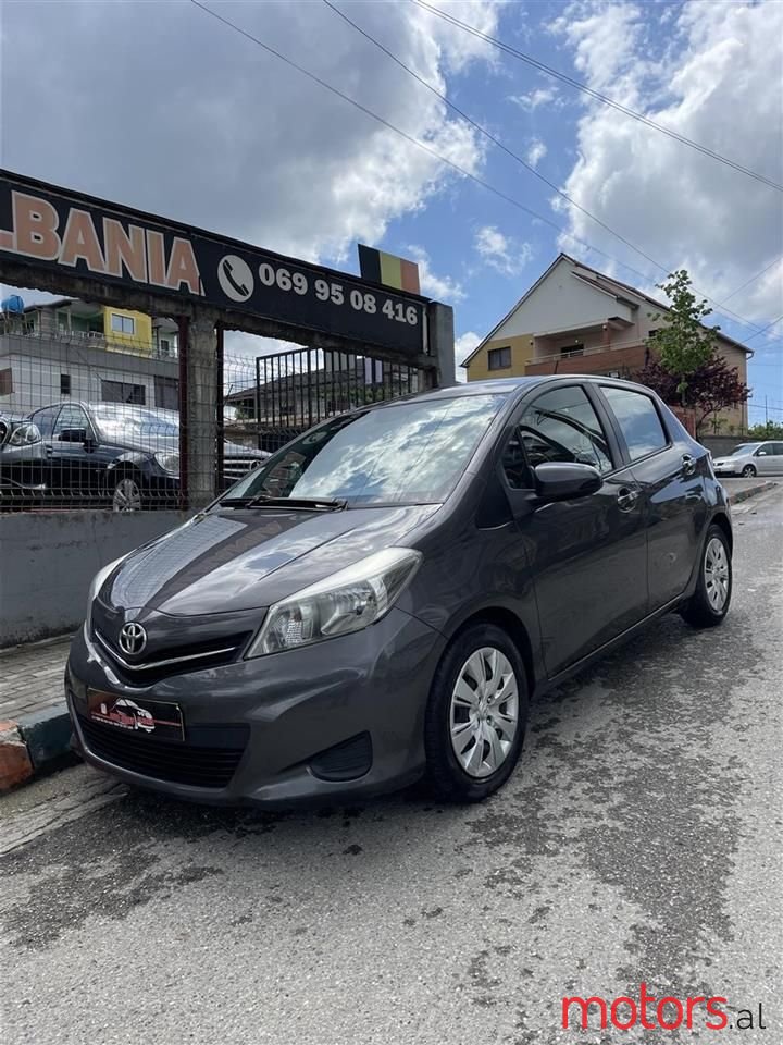 2012' Toyota Yaris photo #1