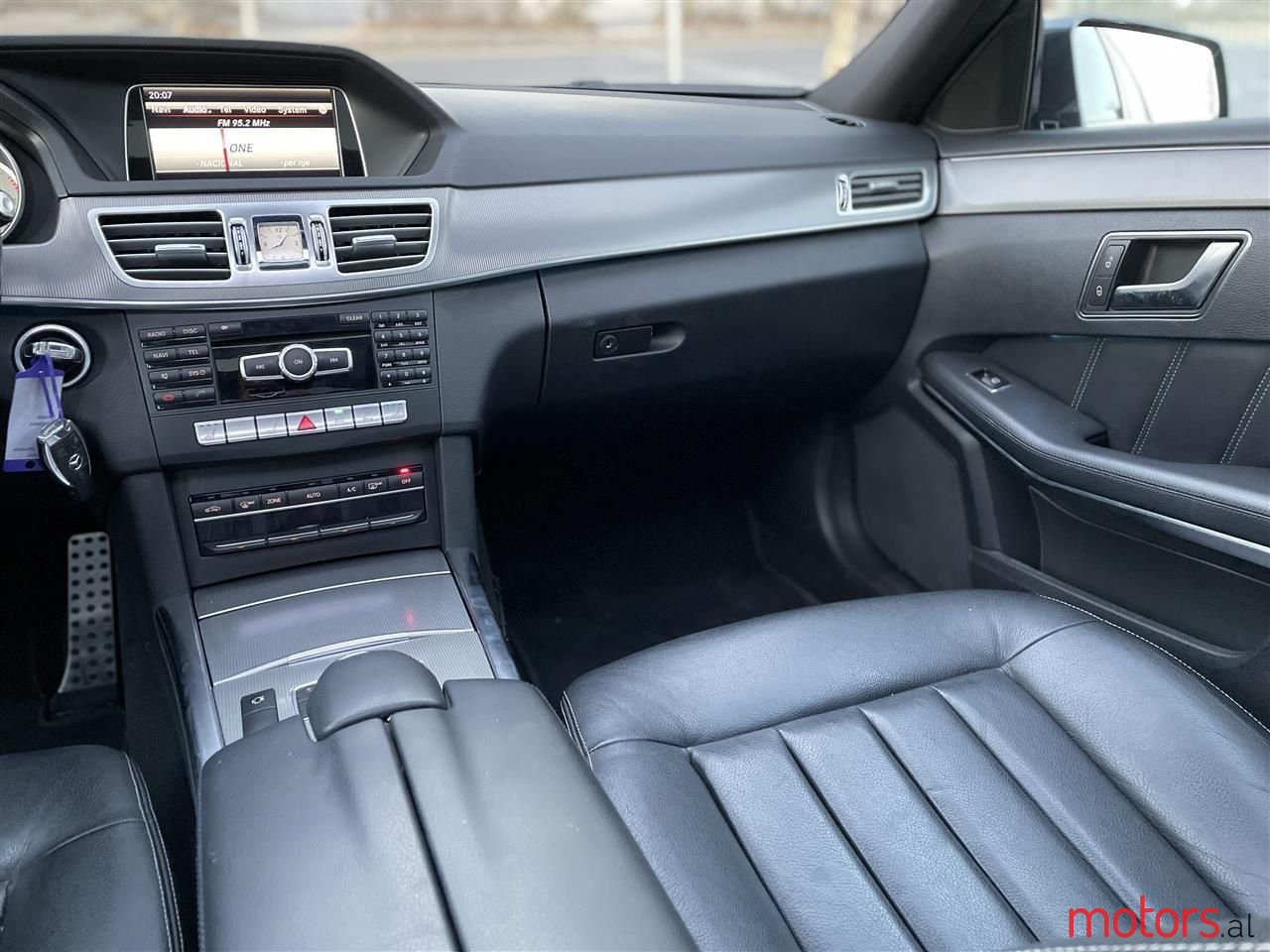 2015' Mercedes-Benz E 220 photo #6