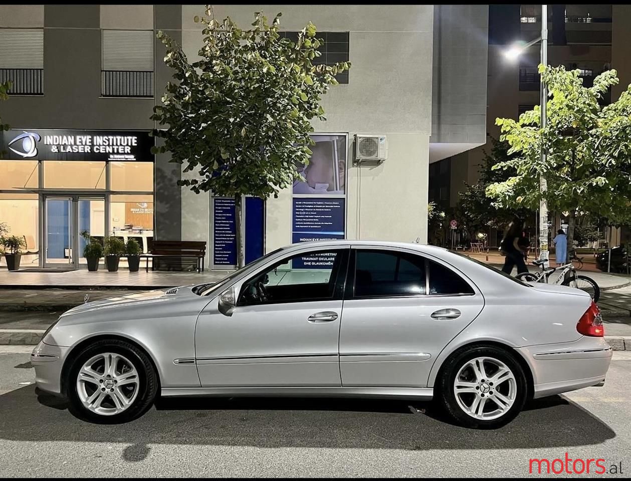 2008' Mercedes-Benz 320 photo #2