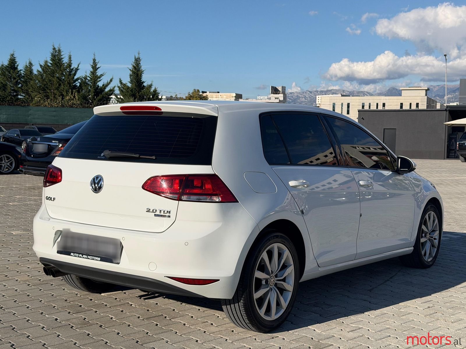 2013' Volkswagen Golf photo #3