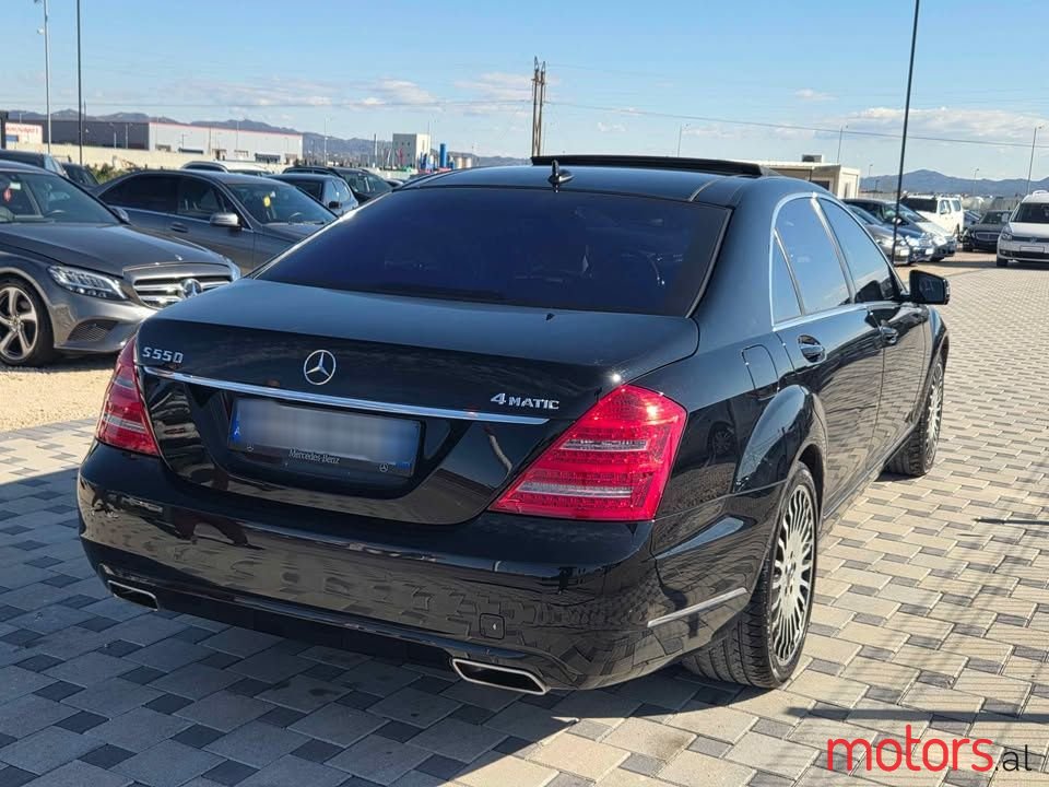 2011' Mercedes-Benz S 550 photo #4