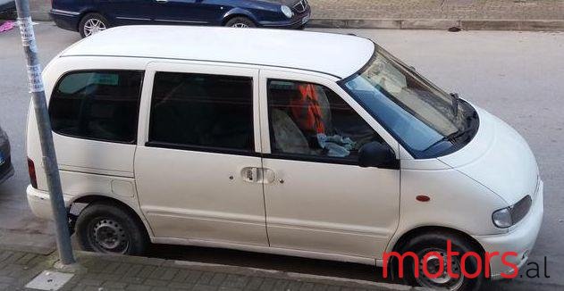 1997' Nissan Serena photo #1