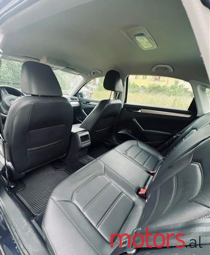 2014' Volkswagen Passat photo #6