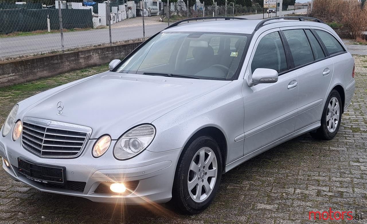 2008' Mercedes-Benz E 200 photo #1