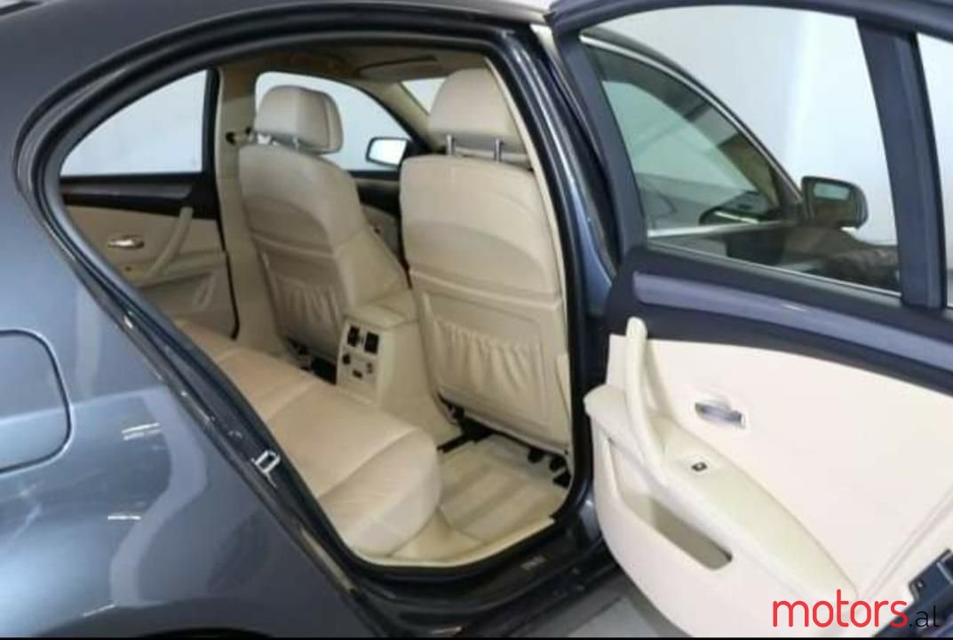 2009' BMW 525 photo #5