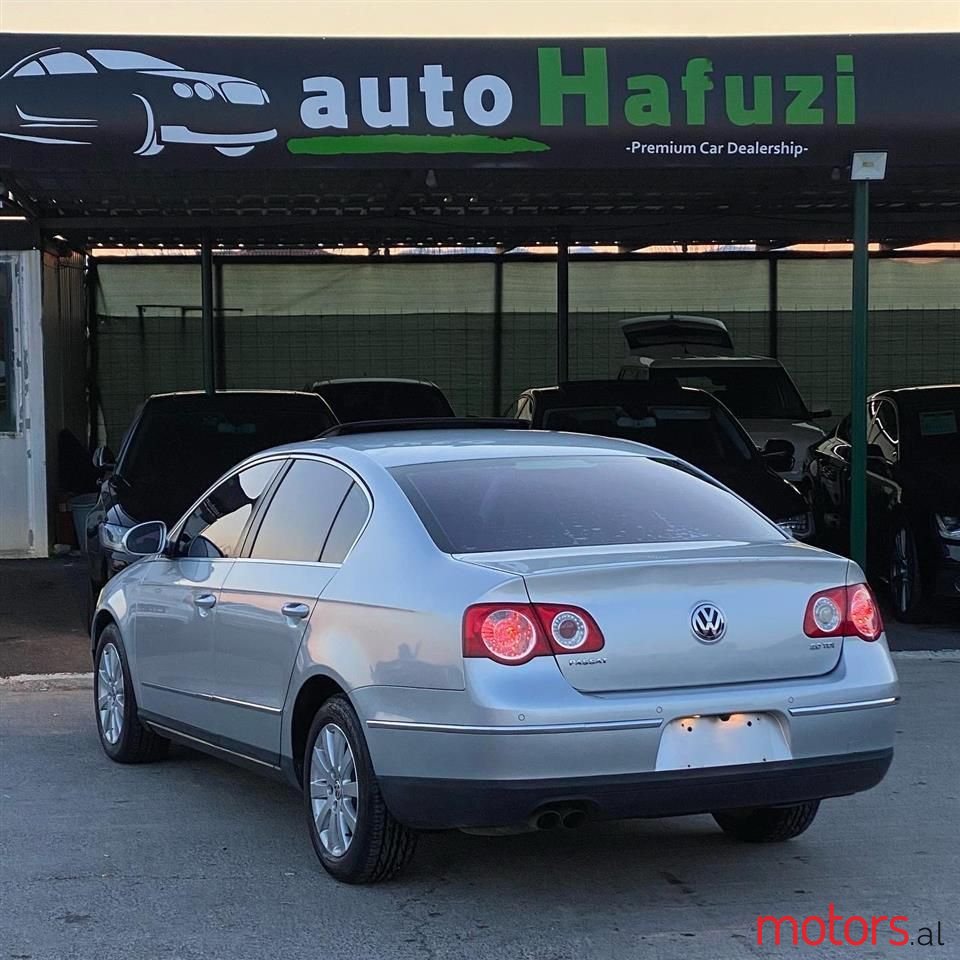 2010' Volkswagen Passat photo #5