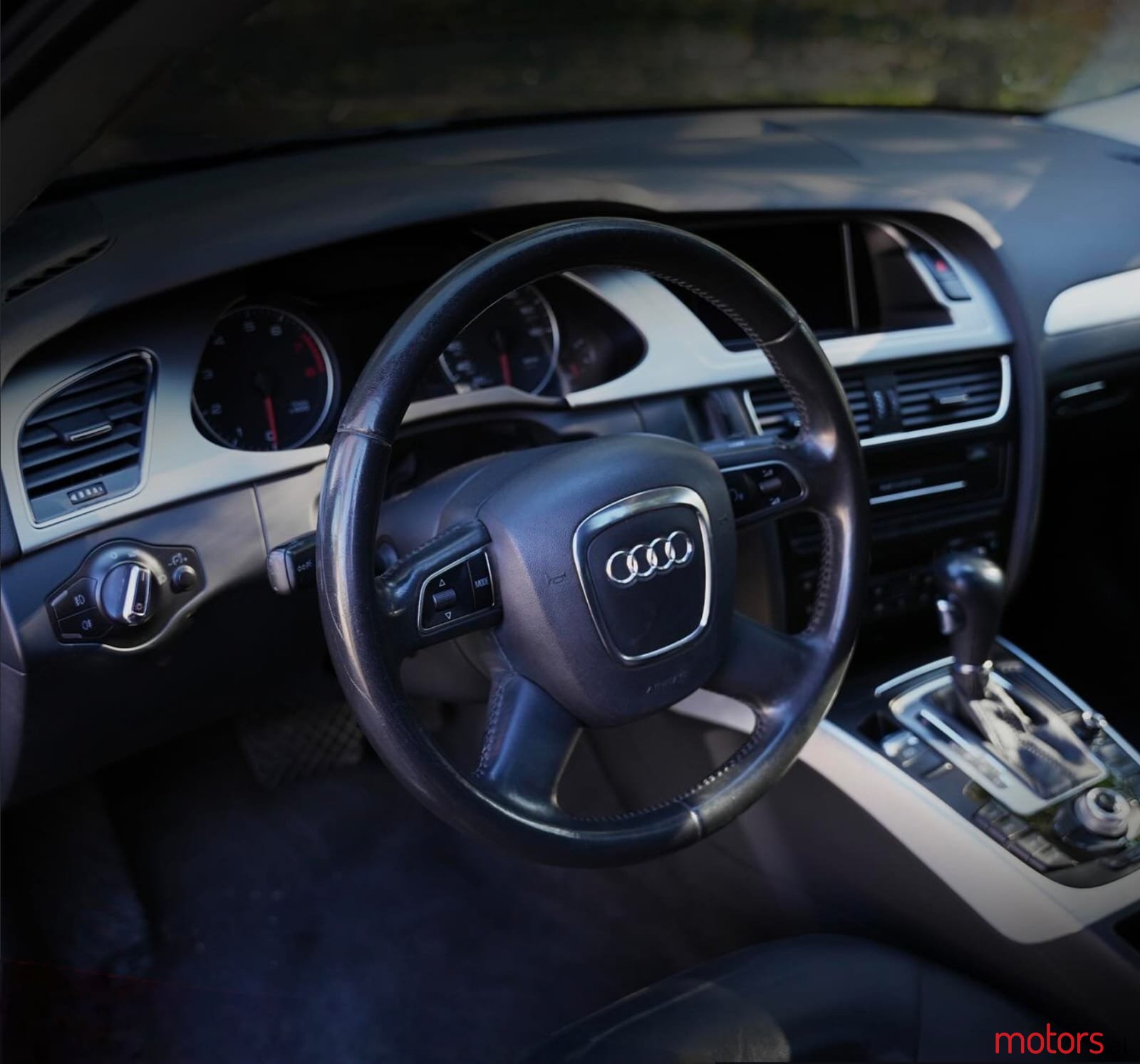 2010' Audi A4 photo #5