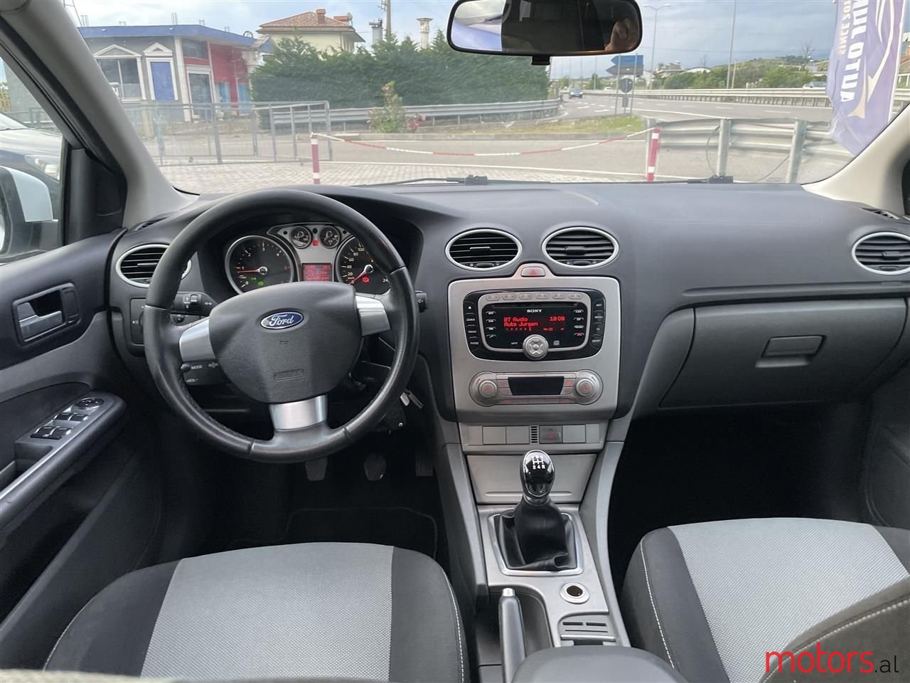 2010' Ford Focus photo #6