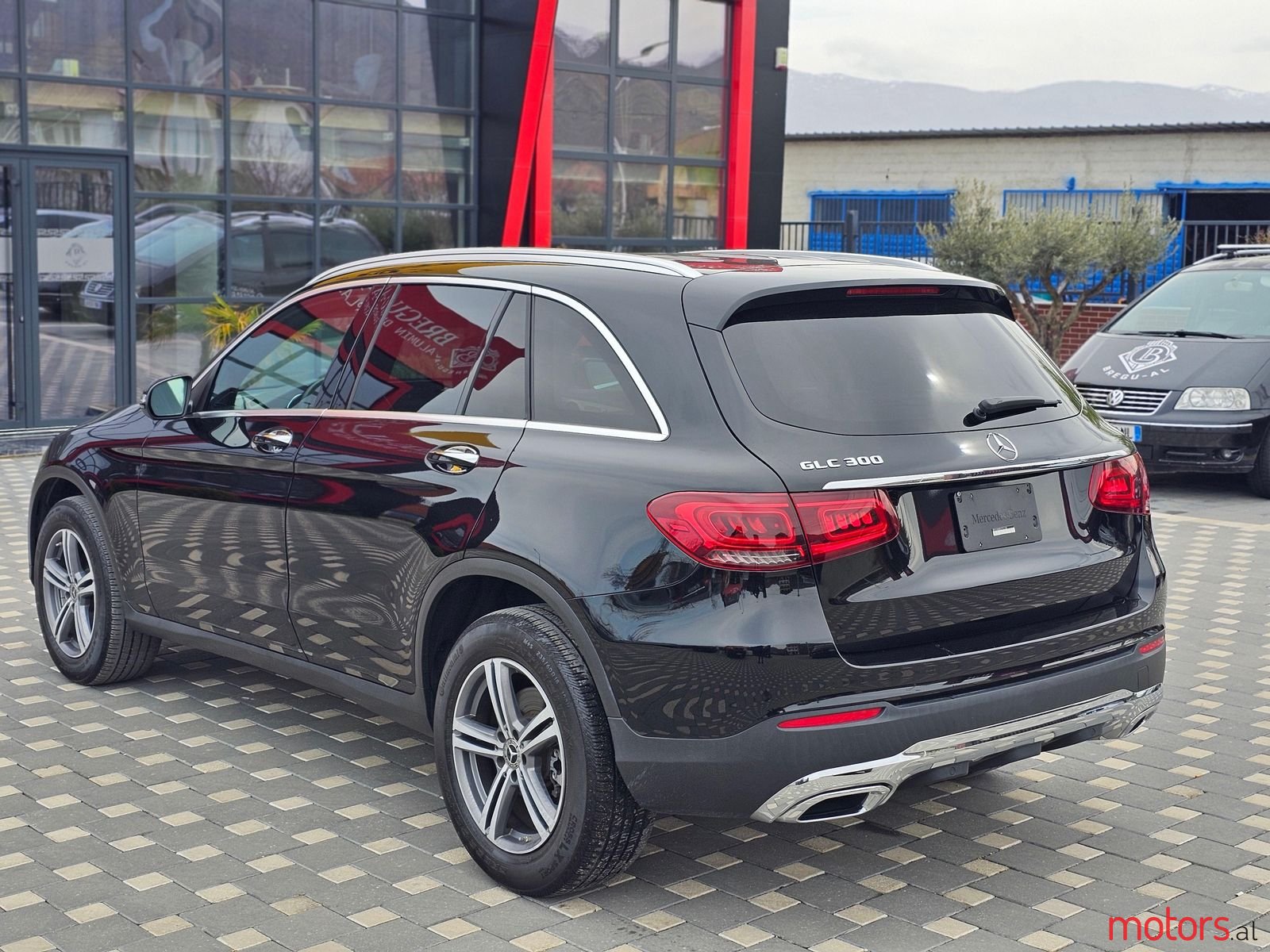 2020' Mercedes-Benz GLC 250 photo #2