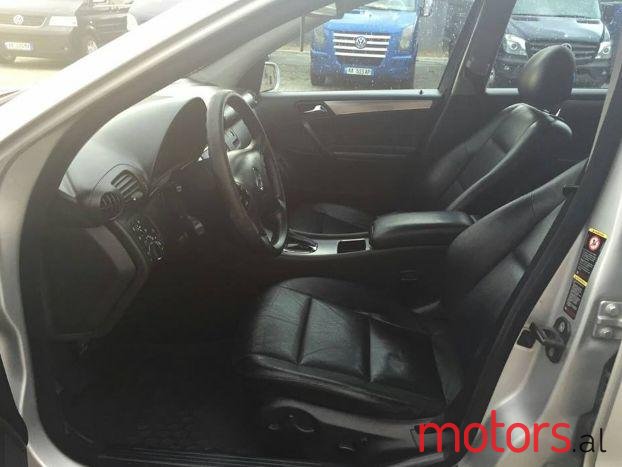 2005' Mercedes-Benz C-Class photo #2