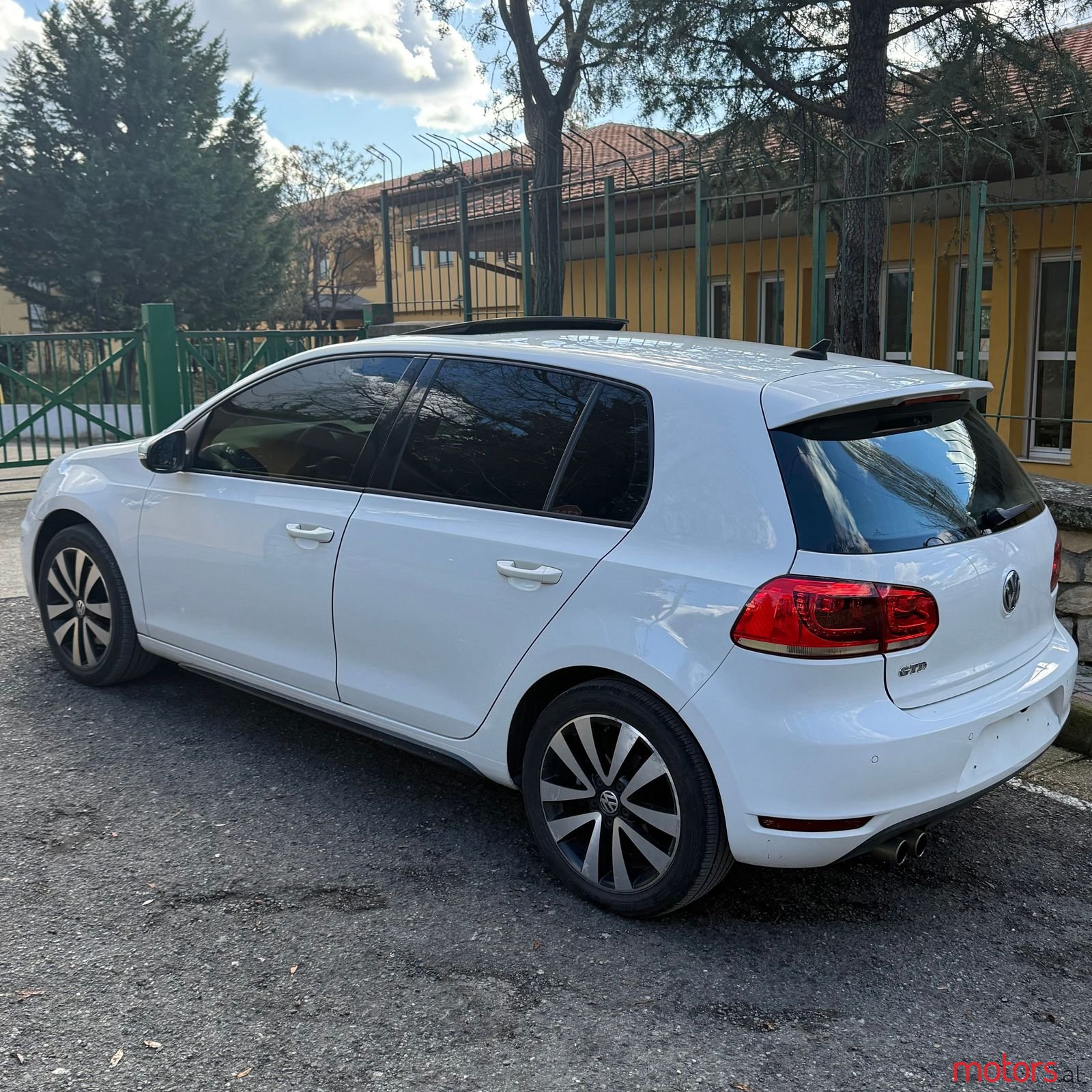 2013' Volkswagen Golf photo #5