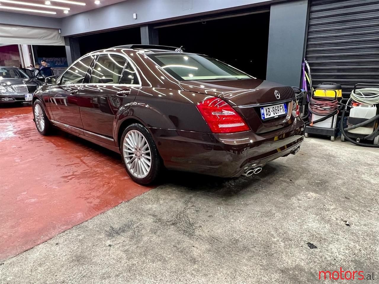 2012' Mercedes-Benz S 350 photo #3