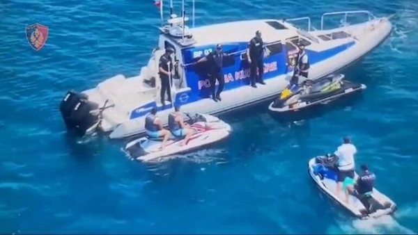 Rezultuan në shkelje/ Bllokohen 41 mjete lundruese në Sarandë