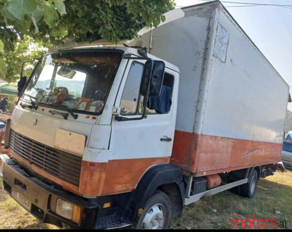 2012' Mercedes-Benz 814 photo #1