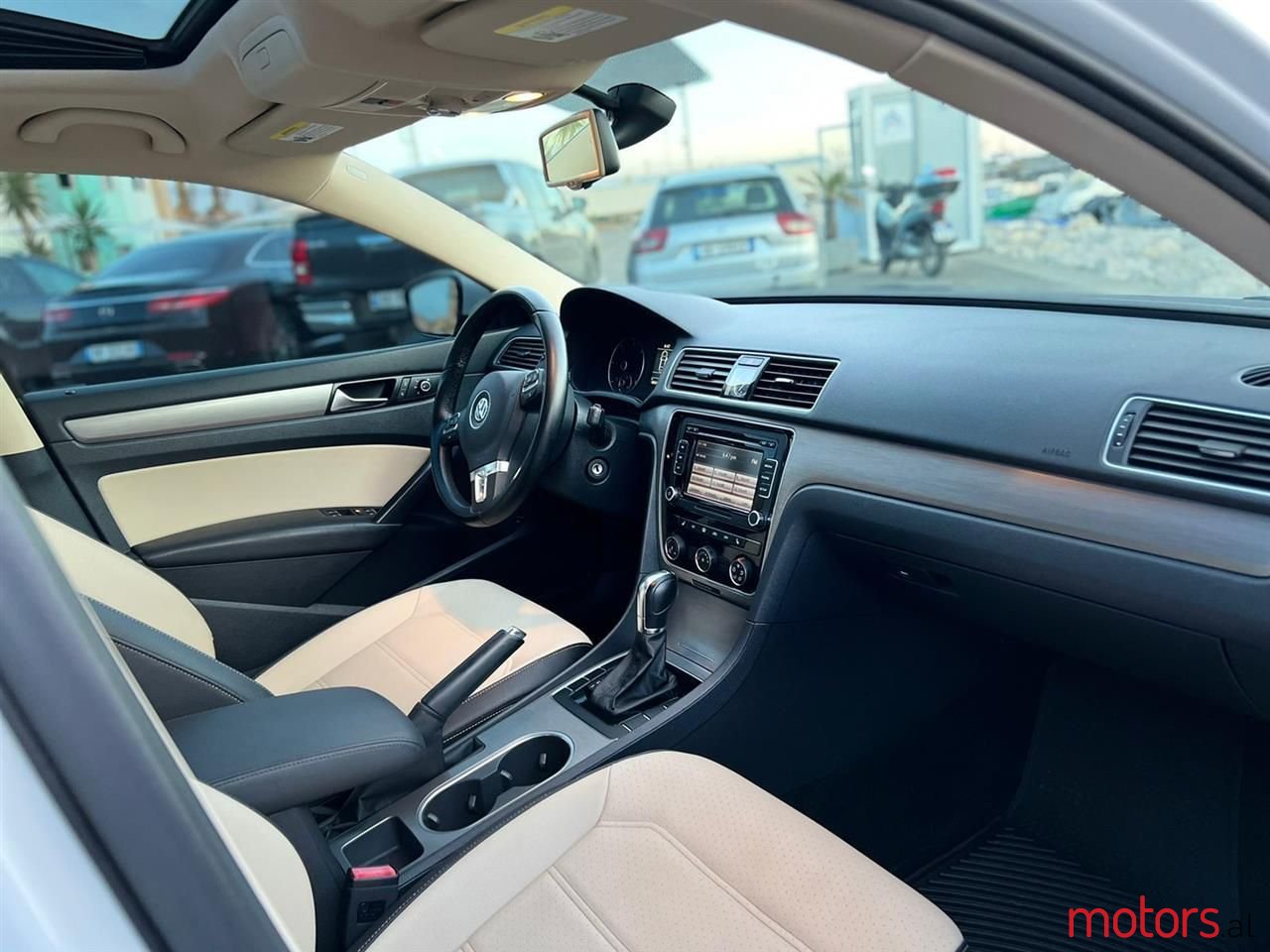 2014' Volkswagen Passat photo #5