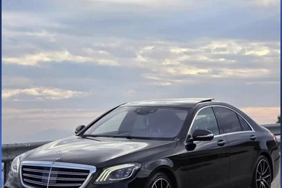2018' Mercedes-Benz S 400