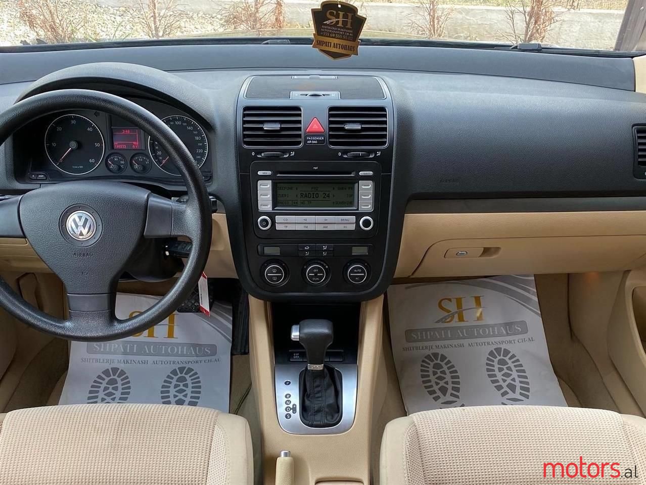 2007' Volkswagen Golf photo #3