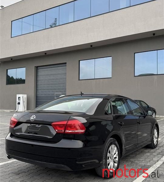 2012' Volkswagen Passat photo #4
