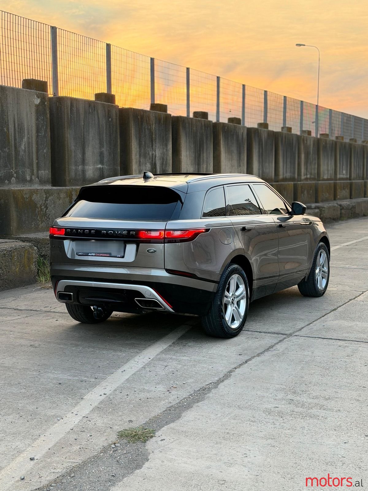2018' Land Rover Range Rover Velar photo #2