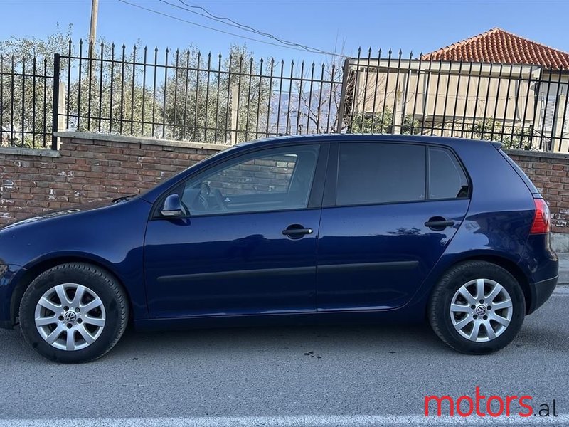 2004' Volkswagen Golf photo #3