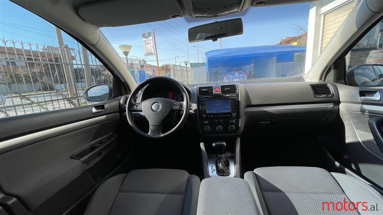 2007' Volkswagen Golf photo #4