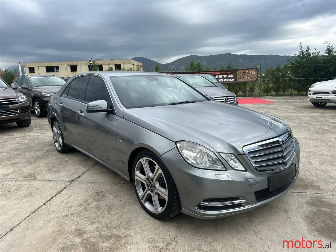 2011' Mercedes-Benz 220 photo #6