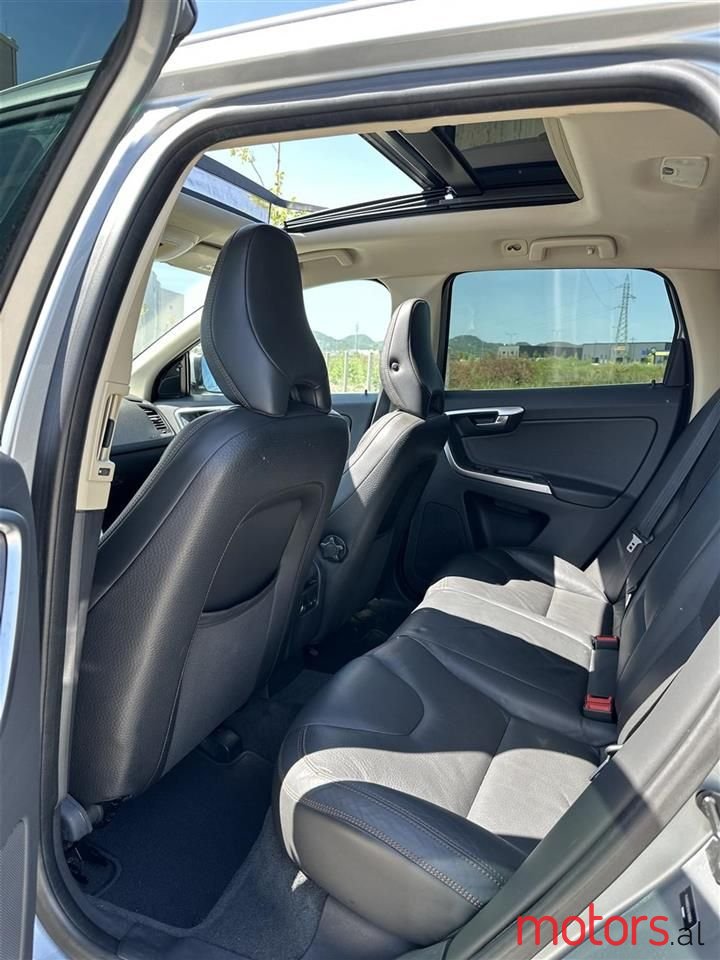 2010' Volvo Xc 60 photo #2