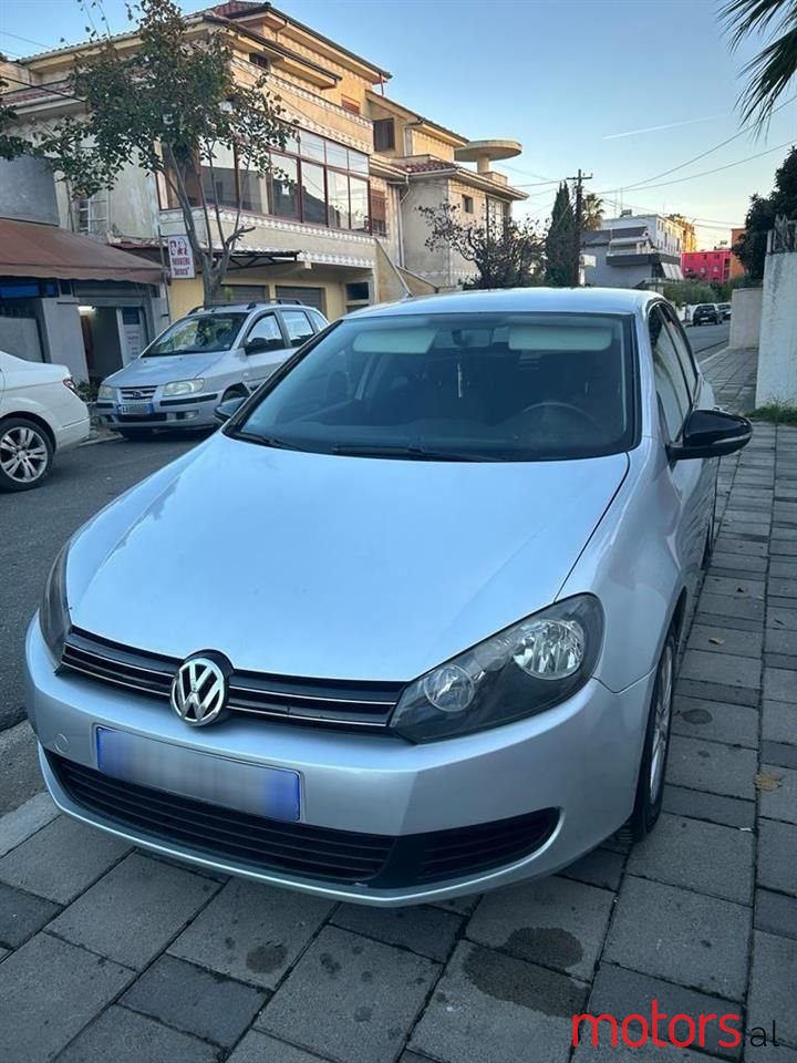 2011' Volkswagen Golf photo #1